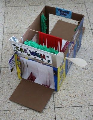 Home-Made Toy Car Wash Toy Car Wash, Diy Car Wash, Cardboard Car, Cardboard Box Crafts, Homemade Toys, Diy Car, Cardboard Crafts, Diy Box, Diy Toys