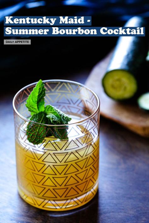 Easy Summer Bourbon Cocktails, Juice Cucumber, Cucumber Cocktail, Bourbon Cocktail Recipe, Mint Cocktails, Bourbon Recipes, Bourbon Cocktail, Perfect Summer Drink, Bourbon Drinks