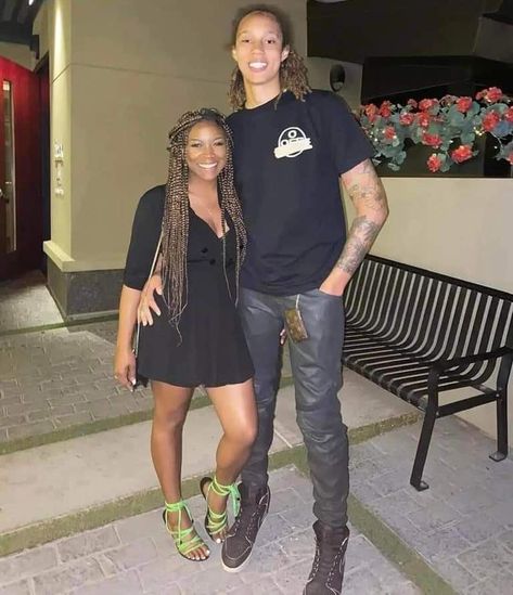 Brittney Griner & her wife are finally reunited! December 12, 2022 ~ 💙 College Basketball Players, Brittney Griner, Relationship Timeline, Baylor University, Basketball Star, Love And Basketball, I Love My Wife, College Fun, University Of Texas