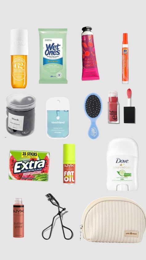 Emergency Kit for girls ￼ Highschool Essentials, Kit For School, Emergency Kit For Girls, Middle School Essentials, School Emergency Kit, Back To School List, School Wishlist, School Backpack Essentials, Middle School Survival