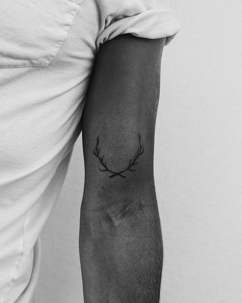 Male Tricep Tattoo, Minimal Shoulder Tattoo Men, Small Tricep Tattoo For Men, Men’s Tiny Tattoos, Back Of Tricep Tattoo Men Ideas, Tattoos For Men Tricep, Tattoo On Tricep For Men, Forehand Men Tattoo, Tricep Tattoo Men Simple