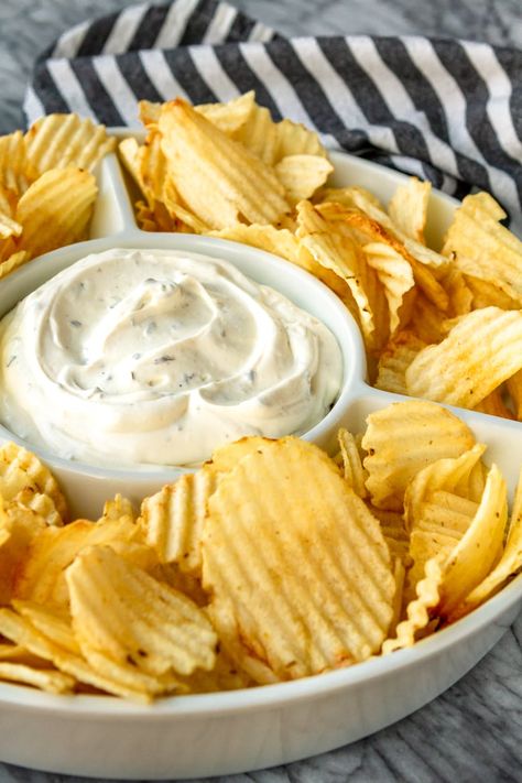 If you're a chips and dip junkie, you're going to LOVE this out-of-this-world easy chip dip... AND it doubles as a delicious veggie dip! Cream Cheese Chip Dip, Sour Cream Chip Dip, Potato Chip Dip, Homemade Chip Dip, Chip Dip Recipe, Easy Chip Dip, Best Chip Dip, Cheese Chip Dip, Sour Cream Chips