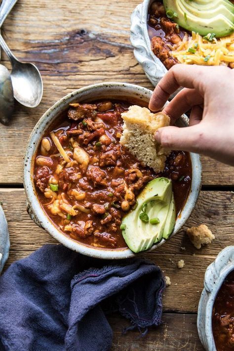 Healthy Slow Cooker Turkey and White Bean Chili | halfbakedharvest.com #slowcooker #chili #healthyrecipes #turkey Sunday Crockpot, Turkey And White Bean Chili, Crockpot Supper, Travel Meals, Cozy Soups, Crockpot Oatmeal, Ripped Recipes, Half Baked Harvest Recipes, White Bean Chili