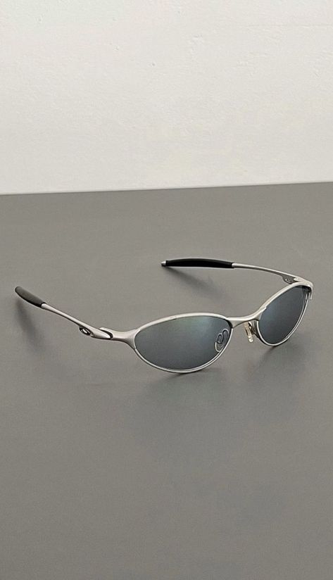 Wire Sunglasses, Oakley Eyewear, Mens Glasses Fashion, Accessory Inspo, Fashion Eye Glasses, Mens Outfit Inspiration, Stylish Glasses, Eyewear Design, Jewelry Inspo