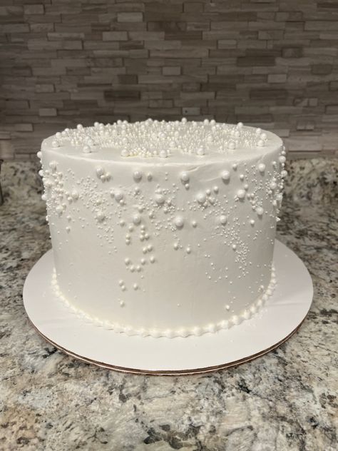 Pearl Wedding Cake 1 Tier, One Tier Wedding Cake With Pearls, Pearl Bridal Shower Cake, White Cakes Ideas, Heart Cake With Pearls, White Cake With Pearls, Birthday Cake With Pearls, White Cake Aesthetic, White Party Cake