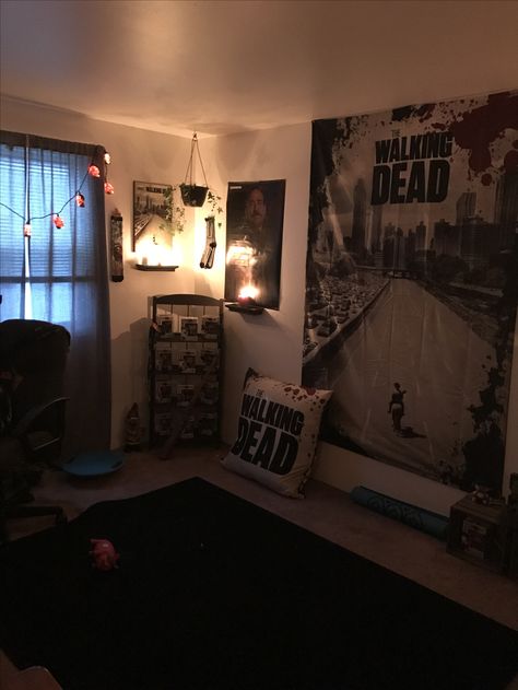 My TWD obsession!! Twd Room Decor, Twd Room, Basketball Themed Bedroom, Murals Bedroom, Bedroom Ideas Pinterest, Posters On Wall Bedroom, Couple Room, Luxury Room Bedroom, Dorm Room Designs