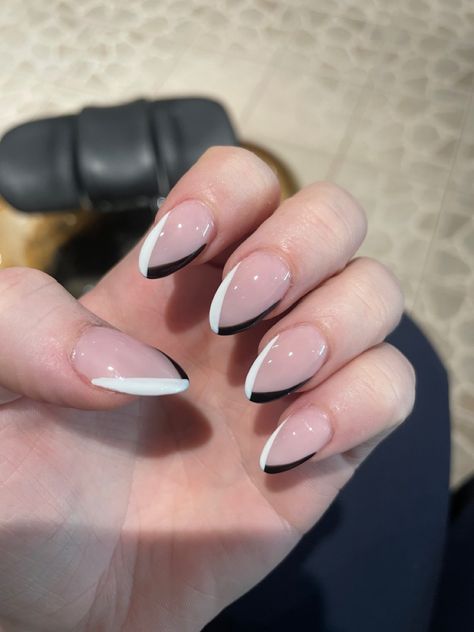 Black Wedding Nails, Nails Champagne, Nails Cream, Blue Prom Nails, Nails Charms, Nails Coral, White Almond Nails, Black And White Nail Designs, Black Almond Nails