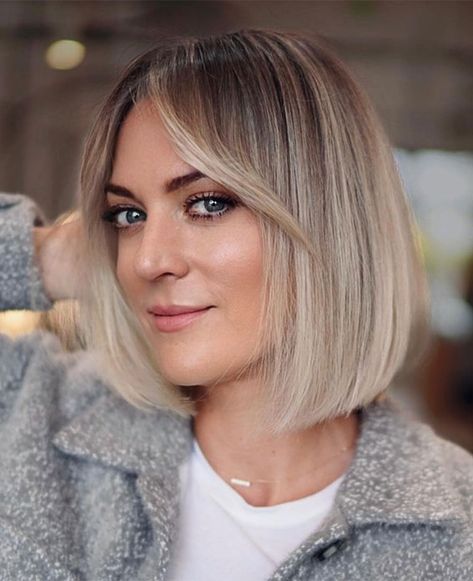 Root Stretch Hair Blonde, Blonde Root Stretch, Bangs And Balayage, Low Taper Fade Haircut, Root Stretch, Blonde Balayage Bob, Balayage Straight Hair, Blonde Bob Haircut, Short Blonde Bobs