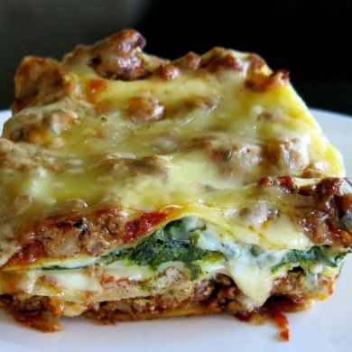 Traditional Canadian Lasagna - Catelli box Canada Recipes, Canadian Recipes, Alfredo Sauce Recipe Homemade, Easy Lasagna Recipe, Homemade Lasagna, Canadian Food, Pasta Salad Italian, Homemade Tomato Sauce, Retro Recipes