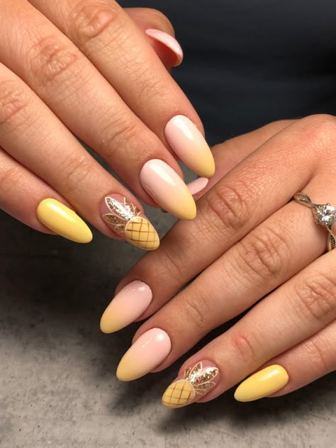 Tropical Nail Ideas, Pineapple Nail Design, Summer Ombre Nails, Hawaiian Nails, Tropical Nail Designs, Pineapple Nails, Tropical Nails, Cute Pineapple, Shellac Nails