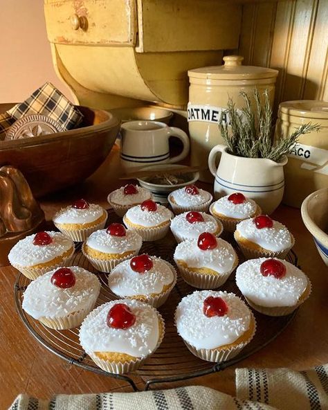 Cherry Tea Cakes, Tea Cakes Aesthetic, Vintage Baking Aesthetic, March Dessert Ideas, Cottagecore Baking Aesthetic, Baking Aesthetic Vintage, Postres Aesthetic, Cottagecore Cooking, Cottagecore Baking