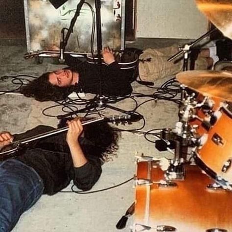 Kim Thayil, Where Did You Sleep Last Night, Rockstar Aesthetic, Grunge 90s, Garage Band, Meteor Garden, Drum Kit, I'm With The Band