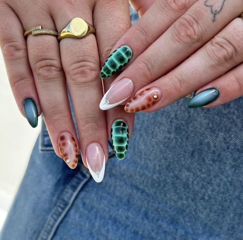 Aladdin Inspired Nails, Nails For Costa Rica, Turtle Nails Design, Costa Rica Nails, Vacation Nails Acrylic, Aquatic Nails, Soft Grunge Nails, Turtle Nail Art, Sqaure Nails