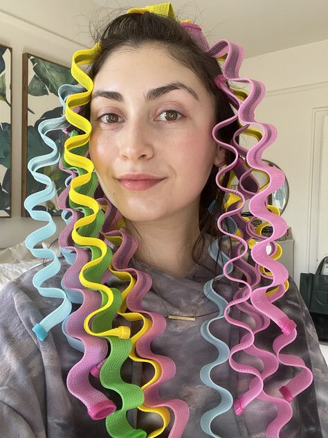 I Tried the Heatless Hair-Spiral Curlers on TikTok: Photos | POPSUGAR Beauty Heatless Crimped Hair, Hair Assories, How To Draw Curls, Tiktok Photos, Magic Hair Curlers, Diy Hair Curlers, Heatless Waves, Wishlist 2022, Heatless Hair