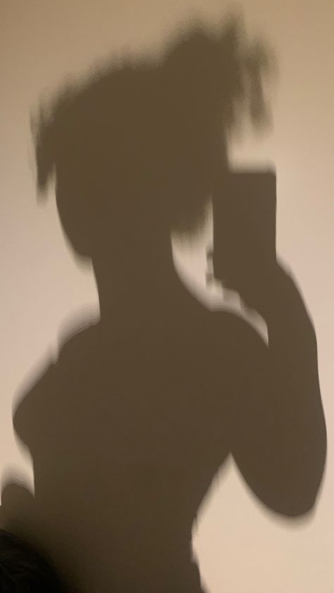 body shadow wall, curly hair shadow, curly bun, curly fringe Curly Hair Shadow, Body Shadow Photography, Shadow Pictures Curly Hair, Curly Hair Shadow Aesthetic, Faceless Pics Curly Hair, Curly Hair Sillouhette, Body Shadow, Long Black Curly Hair Aesthetic Faceless, Night Walking Aesthetic