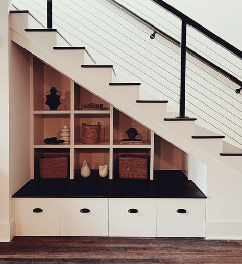 Stair Cubbies, Stairs Bench, Stair Idea, Rack Tv, Cubby Storage, Hall Decor, Book Shelves, Under Stairs, Basement Ideas