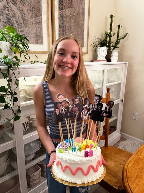 Happy Birthday Teen Girl, Crush Birthday Cake, Crush Birthday, Cake Aesthetic Birthday, Birthday Cake Happy Birthday, Aesthetic Birthday Cake, Crush Cake, Birthday Cake Aesthetic, Birthday Teen