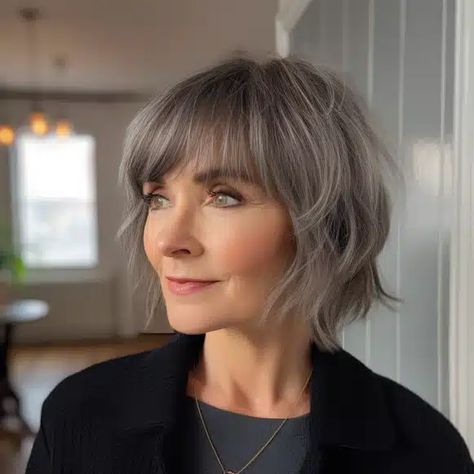 Trending Hairstyles For Women, Grey Hair With Bangs, Short Layered Bob Haircuts, Bob Wig With Bangs, Flattering Hairstyles, Layered Bob Haircuts, Bob Hairstyles With Bangs, Choppy Bob Hairstyles, Hairstyles For Women Over 50