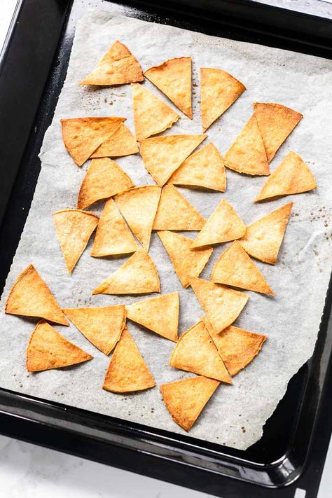 Tortilla chips Chickpea Tortilla, Tortilla Nachos, Chickpea Flour Recipes, Delicious Vegetarian Recipes, Tortilla Chip Recipe, Bean Chips, Homemade Tortilla Chips, Homemade Tortillas, Chickpea Recipes