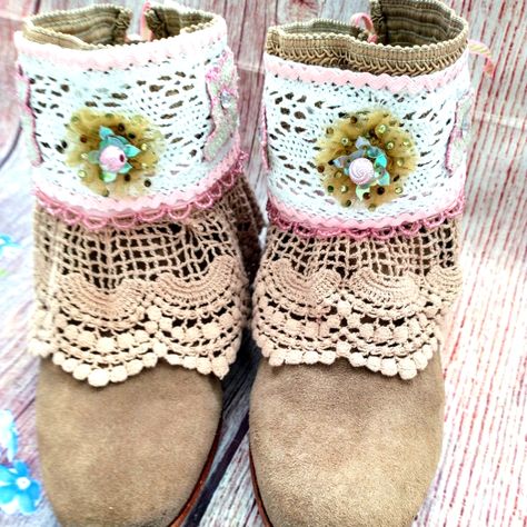 Adorable Handmade Detachable Country Wedding Boot Wraps. Vintage Lace And Embellishments With Light Pink Ribbon Ties On The Back To Wrap Your Boots Of Any Size And At Any Height. Very Sweet And Made With . Boot Spats, Vintage Lace Crafts, Country Wedding Boots, Boot Wraps, Bedazzled Shoes Diy, Art Hats, Light Pink Ribbon, Bedazzled Shoes, Bridal Boots