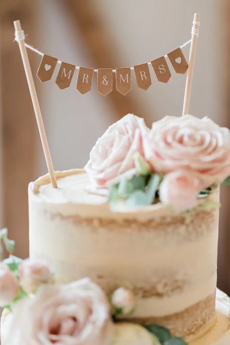 Wedding Cake Topper Ideas, Simple Wedding Cake Toppers, Diy Wedding Cake Topper, Barn Wedding Cakes, Cake Topper Ideas, Costco Cake, Blush Wedding Cakes, Christmas Wedding Cakes, Boho Wedding Cake