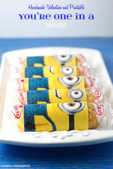 You're One In A Minion Twinkie Printable is such a cute handmade valentine idea. Kids love a cute minion, twinkie and Valentine's Day Minion Twinkie, One In A Minion, Homemade Gifts For Boyfriend, Homemade Anniversary Gifts, Boyfriend Gift Basket, Easy Handmade Gifts, Diy Food Gifts, Holidays Ideas, A Minion