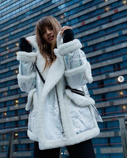 Details🛸 #ootd #rockytakesnyc 📷 @grantlegan  #ShopStyle #MyShopStyle Rocky Barnes, Fur Trim Coat, Fur Parka, Ski Fashion, Sheepskin Coat, Racoon, Shearling Coat, Parka Jacket, Shearling Jacket