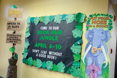 Spread the news of you Book Fair with a countdown bulletin board. Scholastic Book Fair Jungle Theme, Book Fair Countdown, Jungle Theme Book Fair, Safari Theme Book Fair, Book Fair Ideas, Countdown Bulletin Board, Montessori Elementary Classroom, Jungle Theme Classroom Decorations, School Book Fair