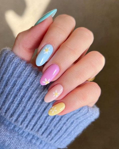 Spring Nail Polish Colors, Spring Break Nails, Simple Spring Nails, Broken Nails, Colorful Nails, Cute Summer Nails, Spring Nail Art, Pastel Nails, Spring Nail