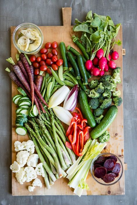 Crudités are essential for every party, right? We'll show you how to build an epic crudité platter that will wow your guests. Autoimmune Paleo Diet, Crudite Platter, Cooking With Coconut Oil, Hello Glow, Plant Based Lifestyle, Cooked Veggies, Nutrition Guide, Processed Food, Balanced Diet