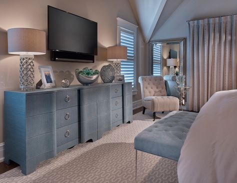 Bedroom TV Ideas. Bedroom with TV above Dresser. How to place TV in Bedroom in a stylish way. #BedroomTV #TVBedroom #BedroomTVIdeas Asher Associates Architects. Megan Gorelick Interiors Bedroom Furniture Placement, Bedroom Dresser Styling, Dresser Styling, Dresser With Tv, Flat Screen Tv, Tv In Bedroom, Furniture Placement, Coastal Bedrooms, Trendy Bedroom