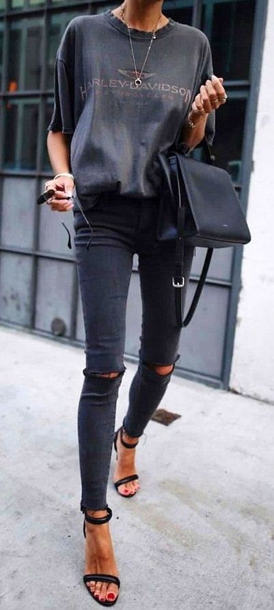 grey + black. skinny jeans. #streetstyle Trendy Street Style Outfits, Autumn London, London Ideas, Teen Winter Outfits, Accessory Inspo, Casual Summer Outfits For Women, Womens Outfits, Outfit Jeans, Trendy Street Style