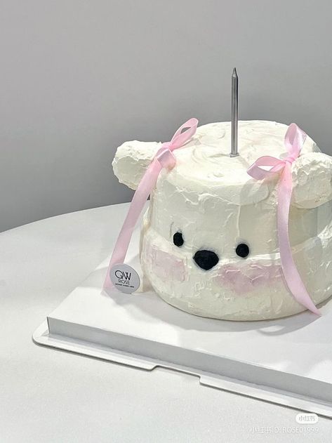 Kitty Birthday Cake, Tårta Design, Hello Kitty Birthday Cake, Small Birthday Cakes, Vintage Birthday Cakes, Birthday Cake Decorating Ideas, Korean Cake, Artistic Ideas, Kitty Cake