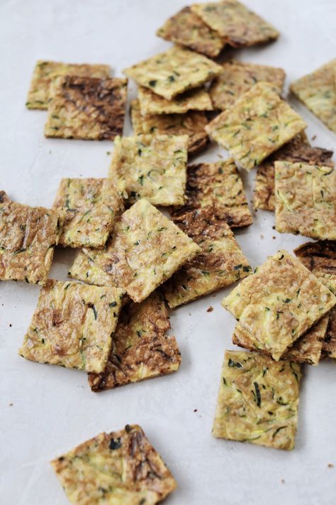 Zucchini Crackers (grain-free) — Function of Well Nutrition Zucchini Crackers, Homemade Crackers Healthy, Gluten Free Cracker Recipe, Veggie Crackers, Healthy Crackers, Banana Flour, Candida Diet Recipes, Gluten Free Crackers, Road Trip Food