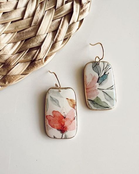 Resin Jewelry Ideas, Ceramic Jewerly, Ceramic Accessories, Accessories Ceramic, Wood Jewelry Diy, Handmade Ceramic Jewelry, Unique Handmade Earrings, Gemstone Art, Porcelain Earrings