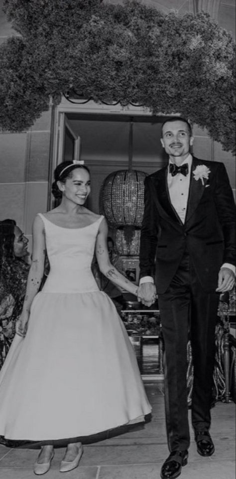 Sum Dresses, Karl Glusman, Zoe Kravitz Style, Zoe Isabella Kravitz, Zoë Kravitz, Brides With Tattoos, Iconic Weddings, My Wedding Dress, Zoe Kravitz