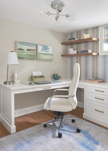 home-office-studio-white-corner-desk-brass-hardware-floating-shelves Corner Office Space, Home Office White Desk, White Study Desk, White Corner Desk, Pink Office Decor, Corner Desk Office, Office Design Inspiration, White Floating Shelves, Apartment Stuff