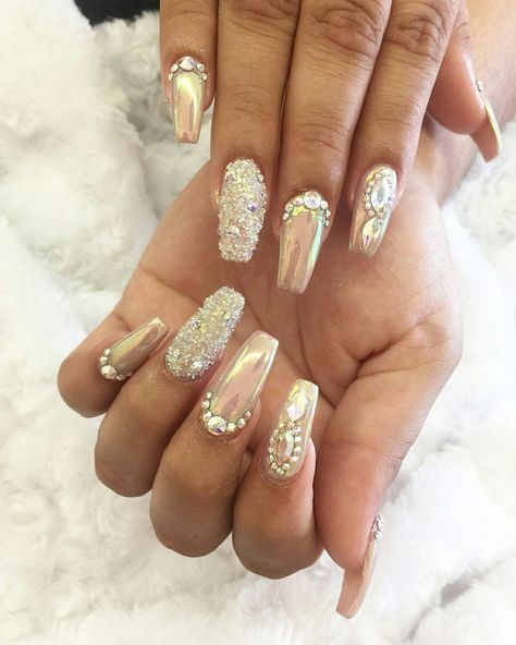 Diamond Chrome Nails, Chrome And Diamond Nails, Chrome Nails Designs With Gems, Chrome And Gem Nails, White Chrome Nails With Gems, Silver Chrome Nails With Rhinestones, Silver Chrome Nails With Gems, Diamond Nail Art Design, Gold Glittery Nails