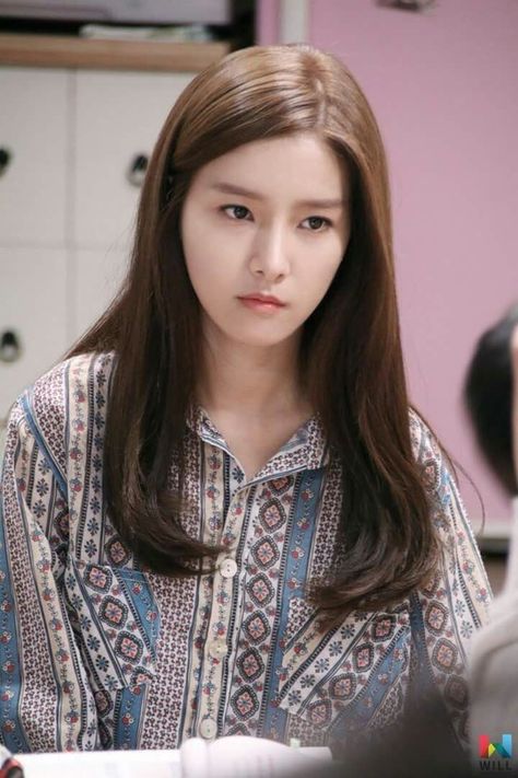 Kim So Eun, Actor Model, Kdrama, Actresses, Actors, Celebrities, Hair Styles, Hair