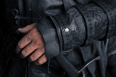 Skellige Aesthetic, Targaryen Aesthetic, House Targaryen, Leather Glove, Leather, Black