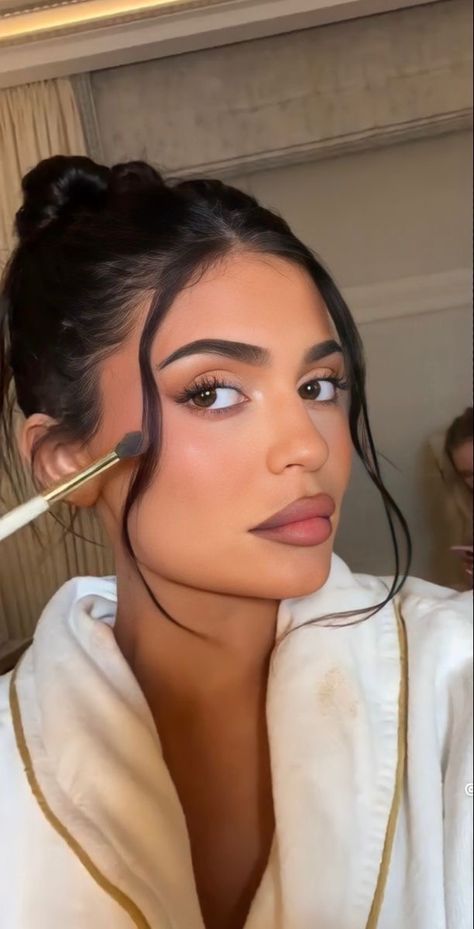 Kylie Jenner Hair Up, Kylie Jenner Makeup Look, Kily Jenner, Jenner Hair, Look Kylie Jenner, Kylie Jenner Hair, Looks Kylie Jenner, Kylie Makeup, Estilo Kylie Jenner