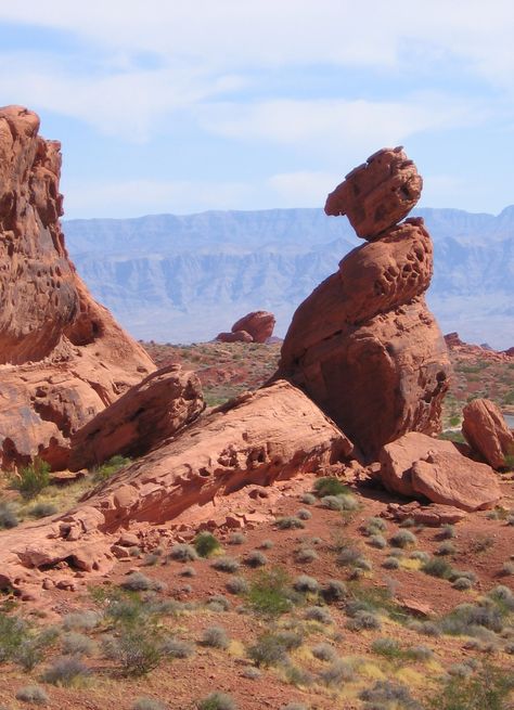 Pillare Rock, Valley of Fire, NV Landscape Desert, Rock Box, Rock Valley, Environment Reference, Before The Flood, Valley Of Fire, Sketch Ideas, Color Studies, Rock Hounding