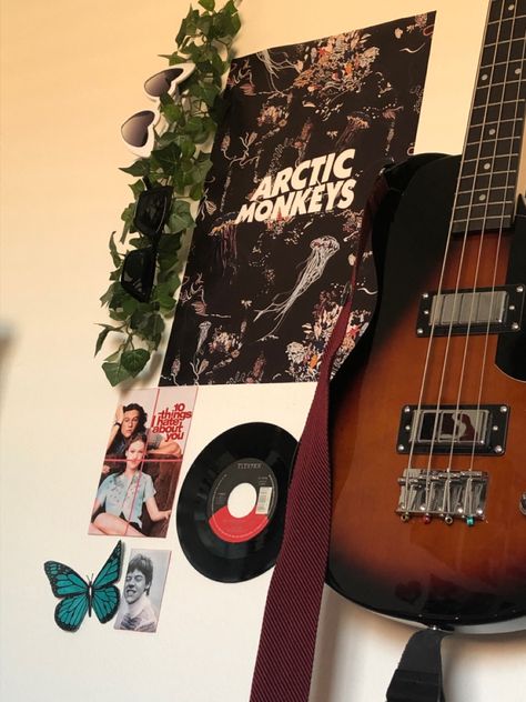 Artic Monkeys Bedroom, Arctic Monkeys Room Ideas, Arctic Monkeys Room Aesthetic, Arctic Monkeys Bedroom, Arctic Monkeys Room Decor, Arctic Monkeys Diy, Rock Aesthetic Room, Arctic Monkeys Room, Rock Room Aesthetic