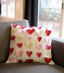 Valentines Bricolage, Valentines Pillows, Diy Valentines Decorations, Bantal Sofa, Patchwork Cushion, Trendy Sewing, Homemade Valentines, Sewing Tutorials Free, Heart Pillow