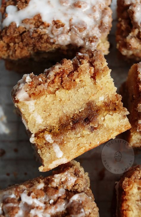 Close up of vegan coffee cake Vegan Coffee Cake Loaf, Vegan Cinnamon Coffee Cake, Vegan Coffee Cake Muffins, Coffee Cake Vegan, Christmas Coffee Cake, Vegan Coffee Cake, Cinnamon Swirl Coffee Cake, Coffee Cake Loaf, Coffee Cake Cookies