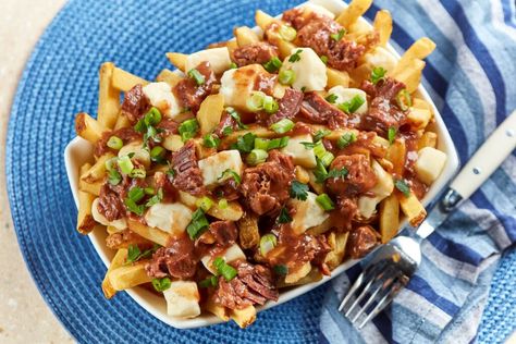 Beefy Poutine Recipe – Hereford Foods Ground Beef Poutine, Roast Beef With Gravy, Beef With Gravy, Fries Cheese, Poutine Recipe, Frozen Steak, Crispy Fries, Roast Beef Recipes, Cheese Curds