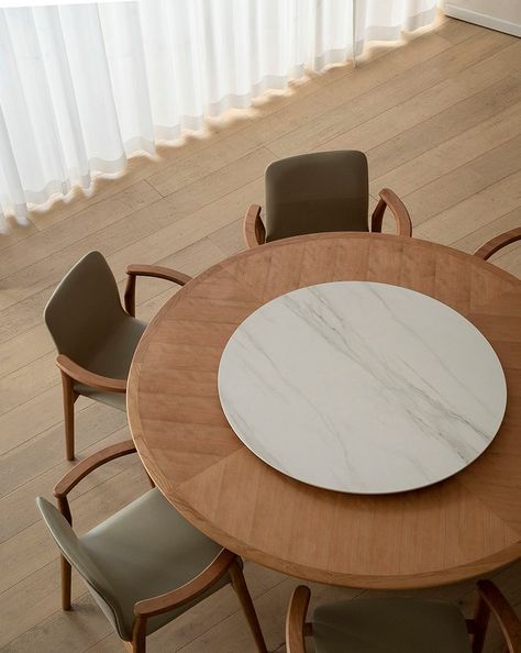 Round Dining Table For 6, Circular Dining Room, Round Dinning Table, Circle Dining Table, Round Dinner Table, Circular Dining Table, Dinning Room Design, Circular Table, Round Tables