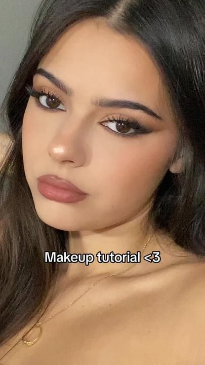 mad en TikTok No Make Up Make Up Look, Maquillage Yeux Cut Crease, Date Night Makeup, Glam Makeup Tutorial, Beginners Eye Makeup, Casual Makeup, Beauty Makeup Tutorial, Makeup Artist Tips, Face Makeup Tutorial