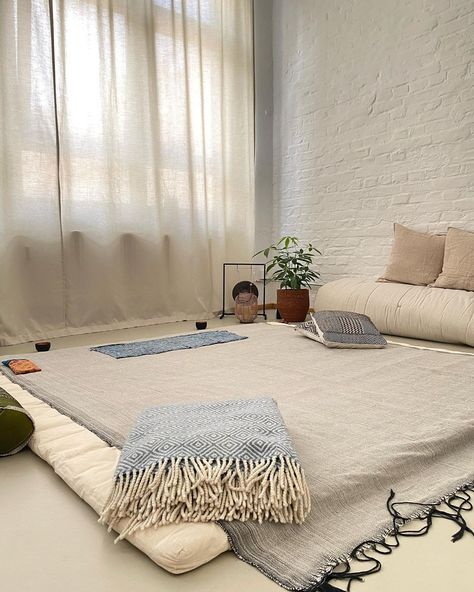 Shiatsu Studio Berlin | Shiatsu therapy is based on a spirit of kindness and compassion. It can help soothe: Back, neck and joint pain Sleep… | Instagram Art Therapy Studio, Home Massage Room, Period Pains, Therapy Space, Wellness Room, Kindness And Compassion, Digestive Problems, Healing Room, Shiatsu Massage