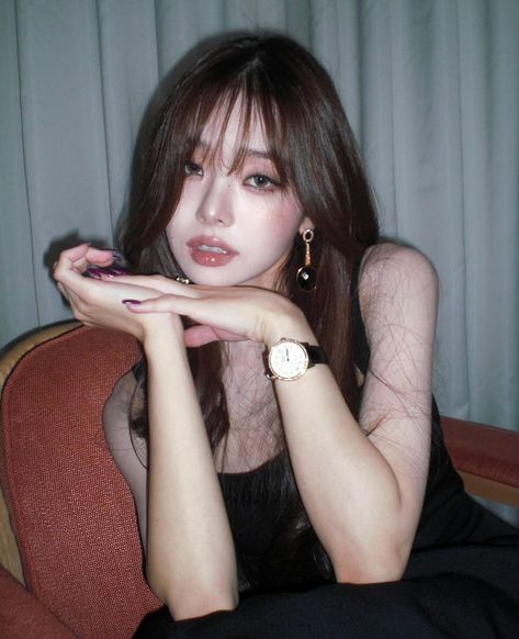 Song Jia, Korean Face, Pretty Makeup Looks, Elegant Makeup, Kpop Girl Bands, Baddie Makeup, Asian Makeup, Girl Bands, Korean Hairstyle